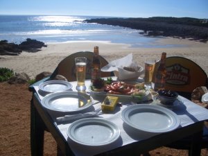 Algarve Grillen Sardinen Bier strand Raposeira