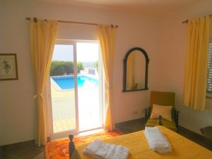 Ingrina-Strand-Pool-Ferienhaus Villa Ingrina Mar Algarve Mietwagen Flughafen Faro hier gut gebucht